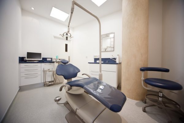 drbk cosmetic dentist clinic in reading, berkshire 01